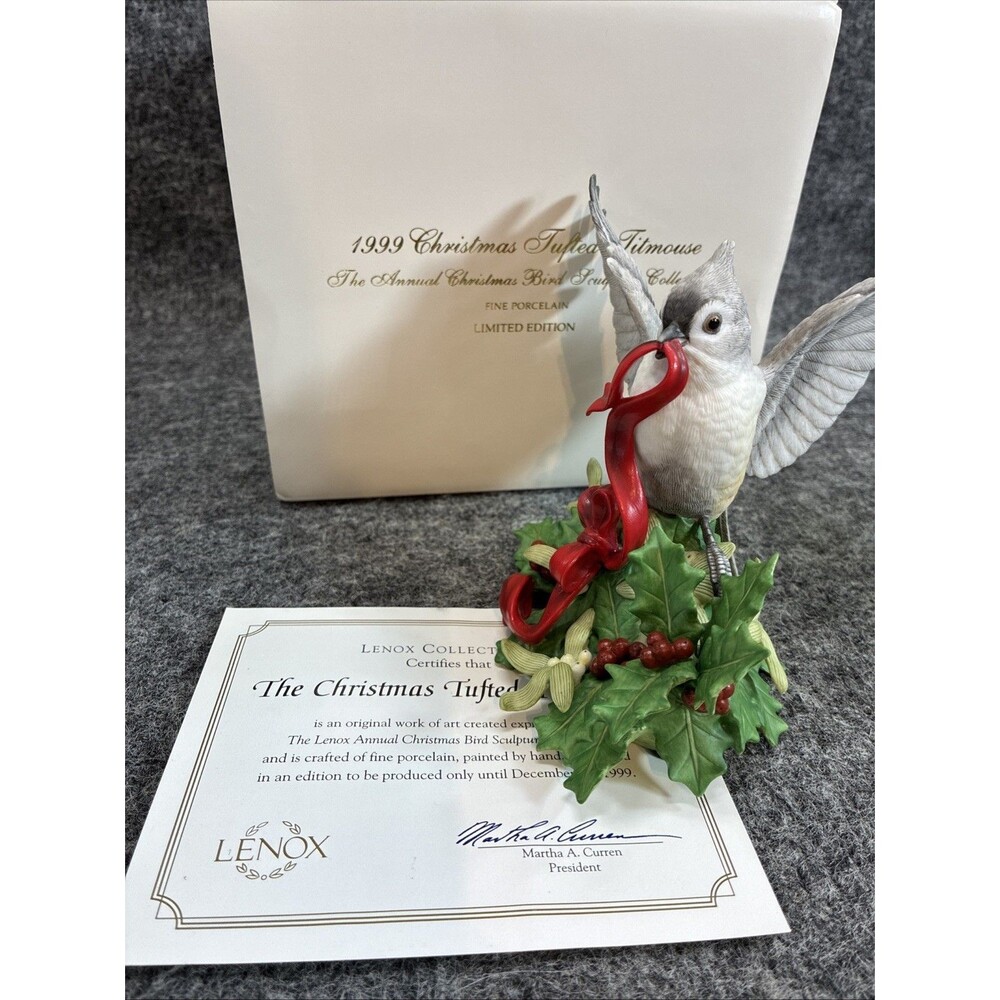 Lenox Bird Collection Christmas Tufted Titmouse Figure Fine Porcelain COA Box
